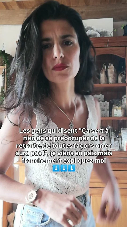 Je vous jure que c'est pas de la mauvaise volonté mais je ne comprends pas cet argument, si quelqu'un veut bien m'expliquer!

Si vous pensez que le système des retraites n'existera plus quand votre tour viendra, ça devrait vous affoler un peu non, pas vous donner envie de ne rien faire ?

Si vous pensez que ça sera les cas, comment envisagez-vous votre futur?
Je ne parle pas des gens qui sont en grosse galère bien sûr et qui ne peuvent déjà pas joindre les 2 bouts actuellement.

Je parle de ceux qui travaillent, ont un salaire, un peu de marge, mais préfèrent "profiter de la vie" que d'en garder un peu pour leur retraite, tout en disant qu'ils croient qu'ils n'en auront pas 🤔
Vous comptez faire comment du coup à l'âge de la retraite ?